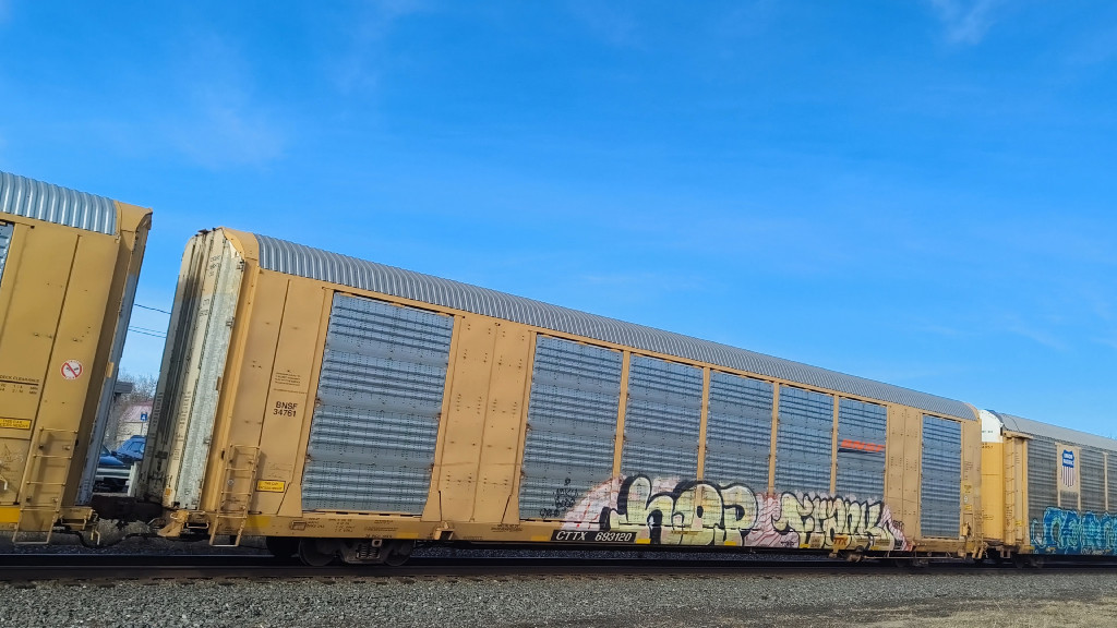 BNSF 34761 (Body) CTTX 693120 (Flat)